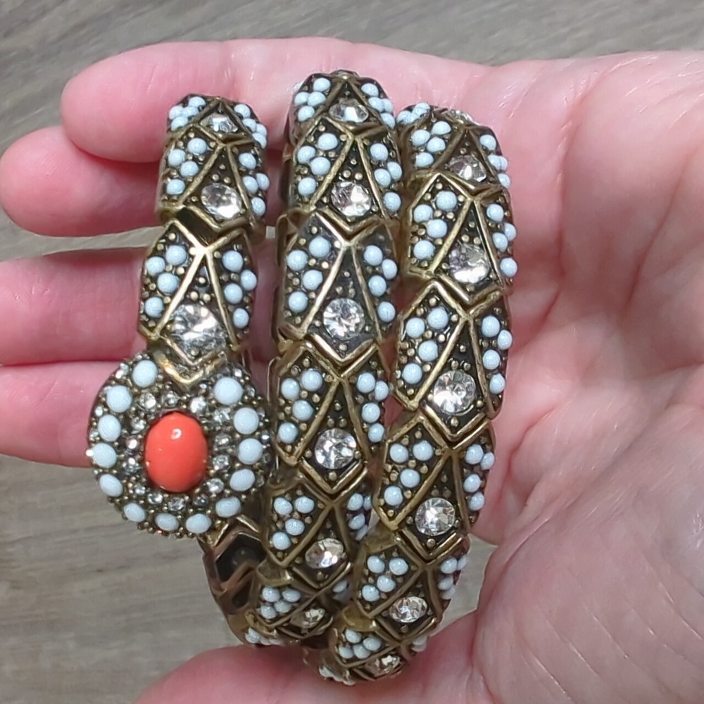 Vintage Gold and White Wrap Bracelet - Picture 10 of 11
